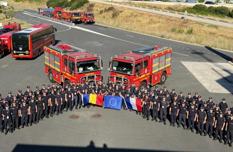 Pompierii români s-au întors din Franţa după o lună de luptă cu incendiile de vegetaţie