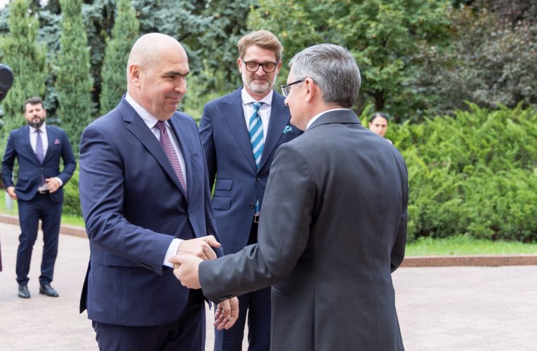 Premierul Ilie Bolojan a vorbit cu președintele Parlamentului din Republica Moldova despre integrarea europeană