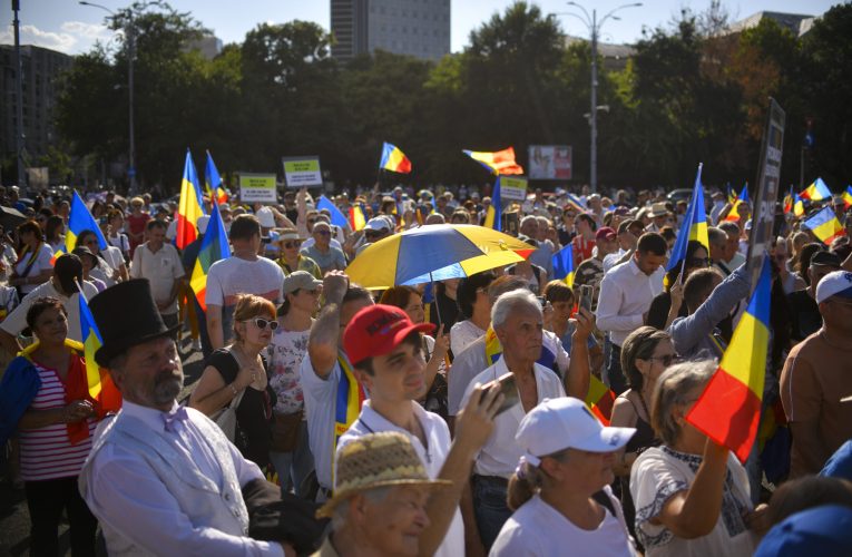 Protest în Piața Victoriei. Susținătorii lui Călin Georgescu, nemulțumiți de măsurile de austeritate