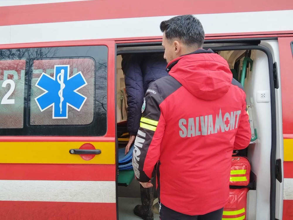 Salvamont în acţiune: 17 apeluri de urgenţă în 24 de ore şi 16 vieţi salvate