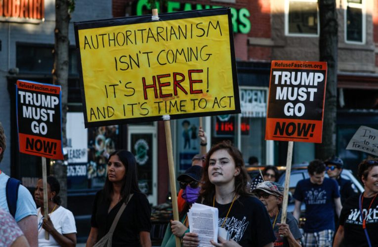 Scade popularitatea lui Trump? Doar 38% dintre americani susțin utilizarea trupelor militare în Washington