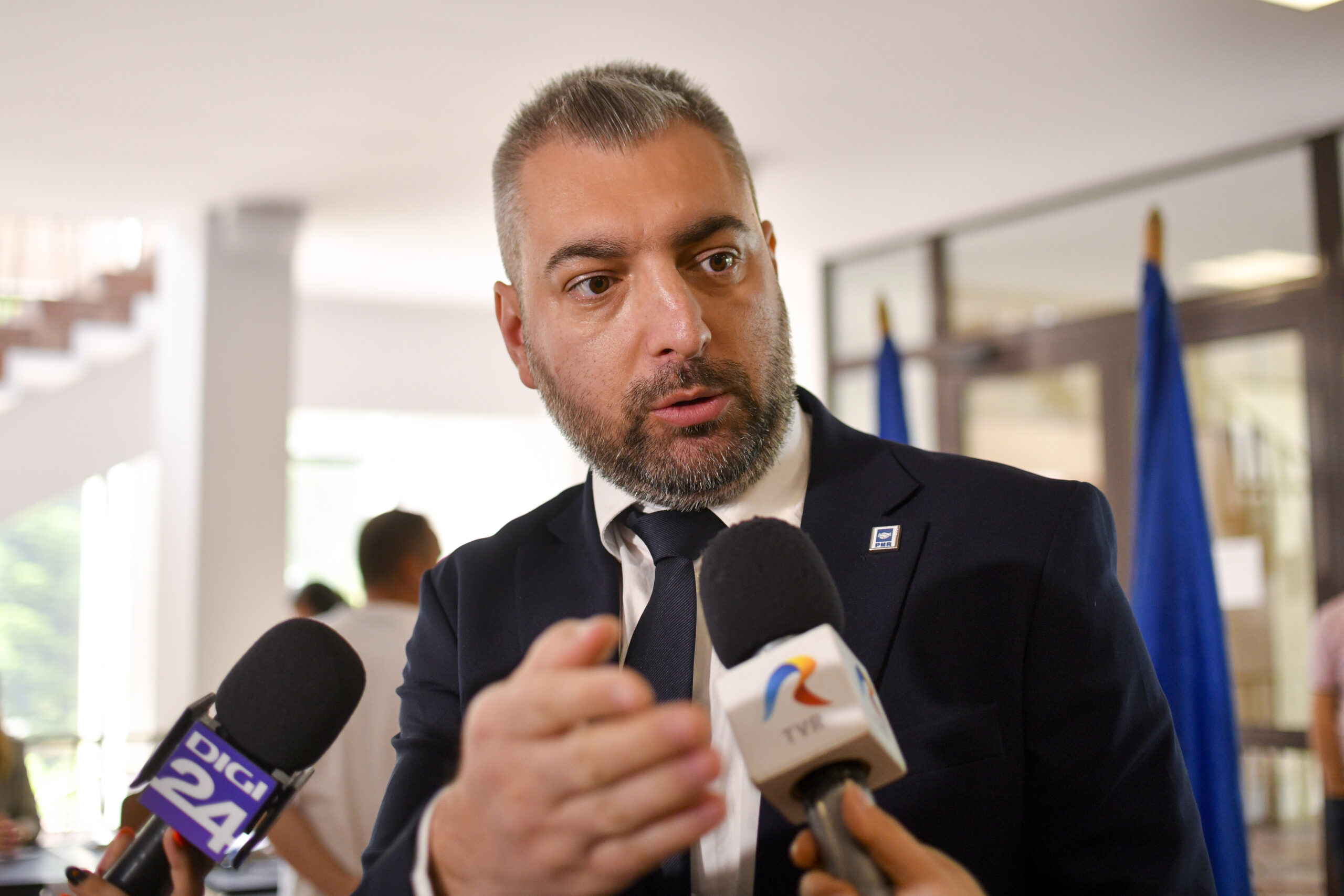 Sebastian Popescu, fost candidat la președinție, ar fi recunoscut că a avut „discuții” cu un minor / El a fost audiat de Poliție