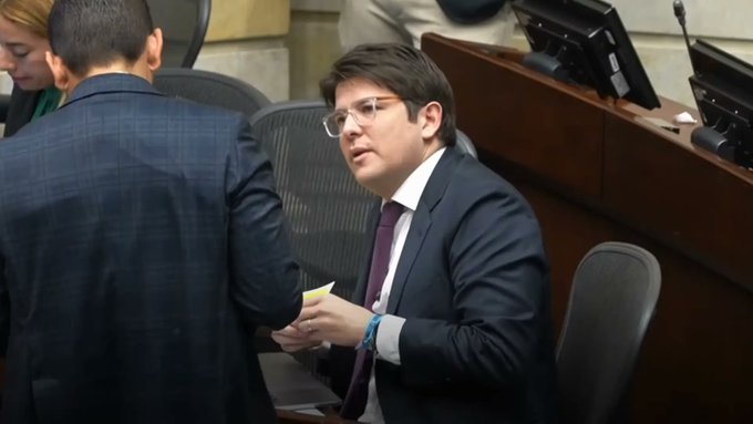 Senator care candida la alegerile prezidențiale din Columbia a murit după ce a fost împușcat