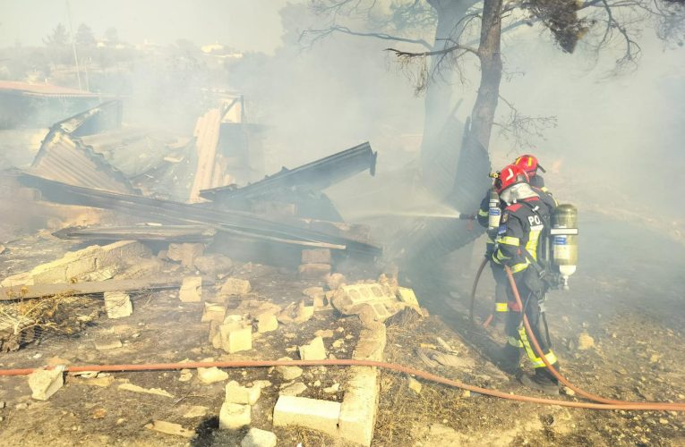 Studiu: Schimbările climatice au agravat incendiile mortale din Turcia, Grecia și Cipru