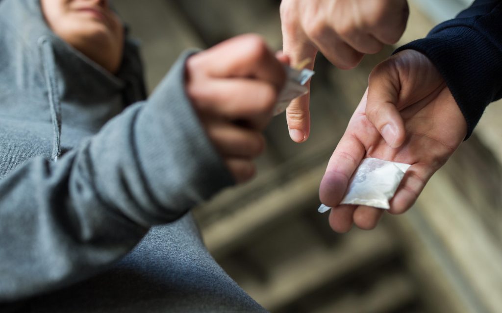 Traseul drogurilor: Cocaină, canabis, LSD și ketamină aduse din Olanda „plimbate” între România și Rep. Moldova