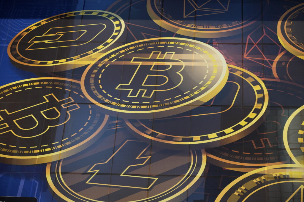 Trump, de acord cu fondurile private de investiții și criptomonedele ca opțiuni pentru pensii