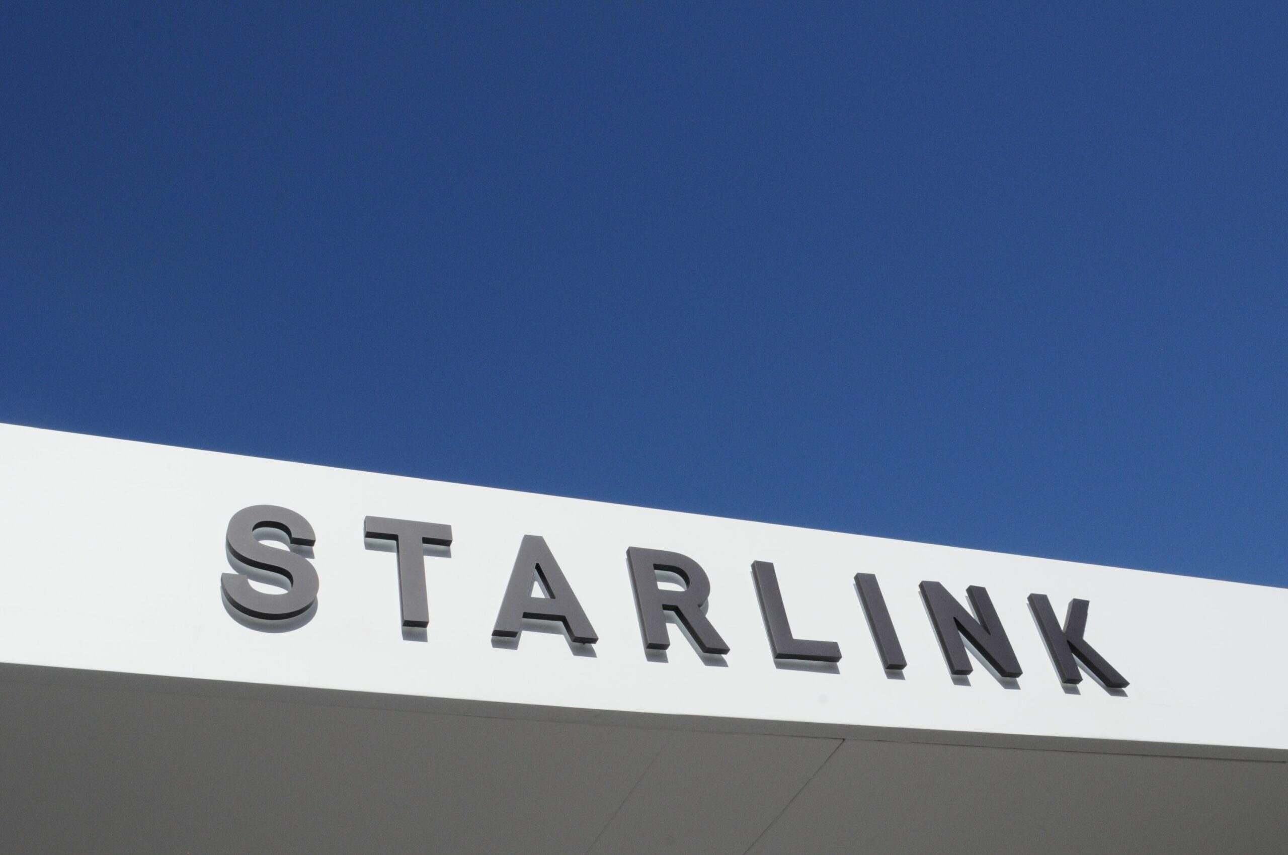 Ucraina vrea să oprească Starlink în teritoriile ocupate, dar să îl mențină în zonele libere