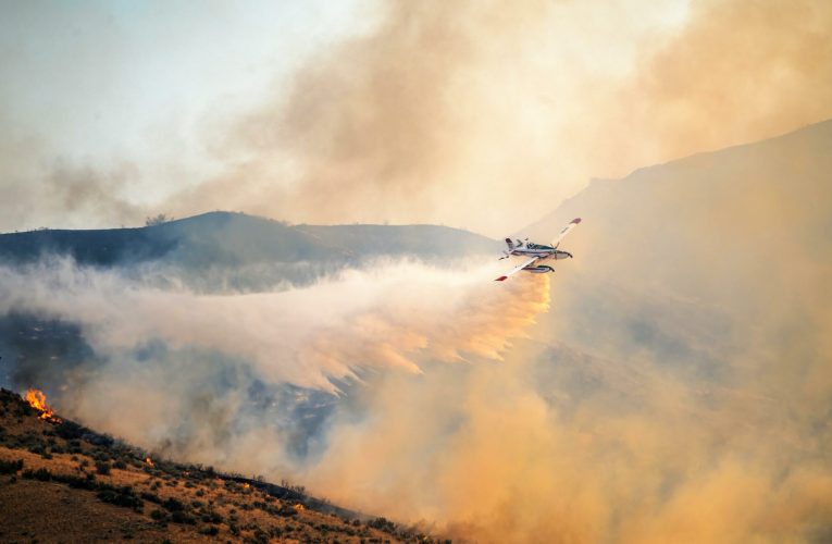 Uniunea Europeană trimite două avioane pentru a ajuta Spania să stingă incendiile