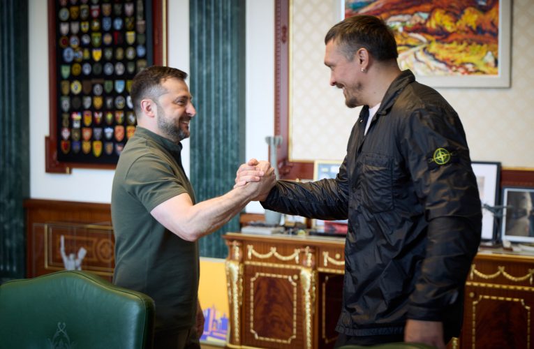 Zelenski își dorește să facă Ucraina cunoscută peste hotare. Întâlnire cu boxerul Oleksandr Usyk