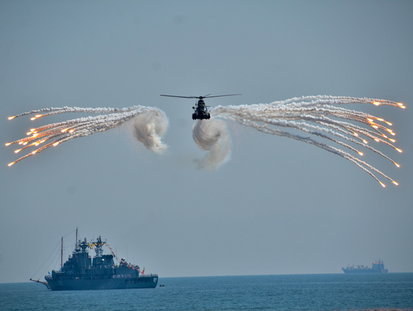 Ziua Marinei Române, sărbătorită cu fast în şase oraşe. Spectacole, ceremonii şi exerciţii navale