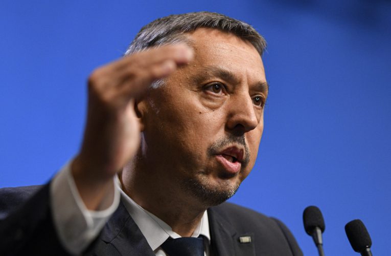 „Adevărul este mai important decât poziția mea”, spune Ministrul Educației înaintea votării moțiunii simple
