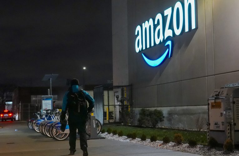 Amazon investeşte 1 miliard de dolari pentru salarii mai mari şi costuri medicale mai mici în SUA
