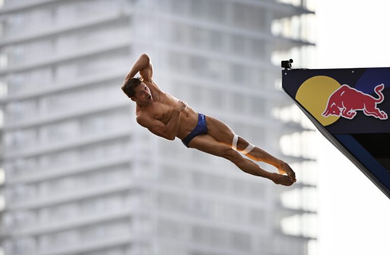 Constantin Popovici câștigă etapa a treia a Red Bull Cliff Diving