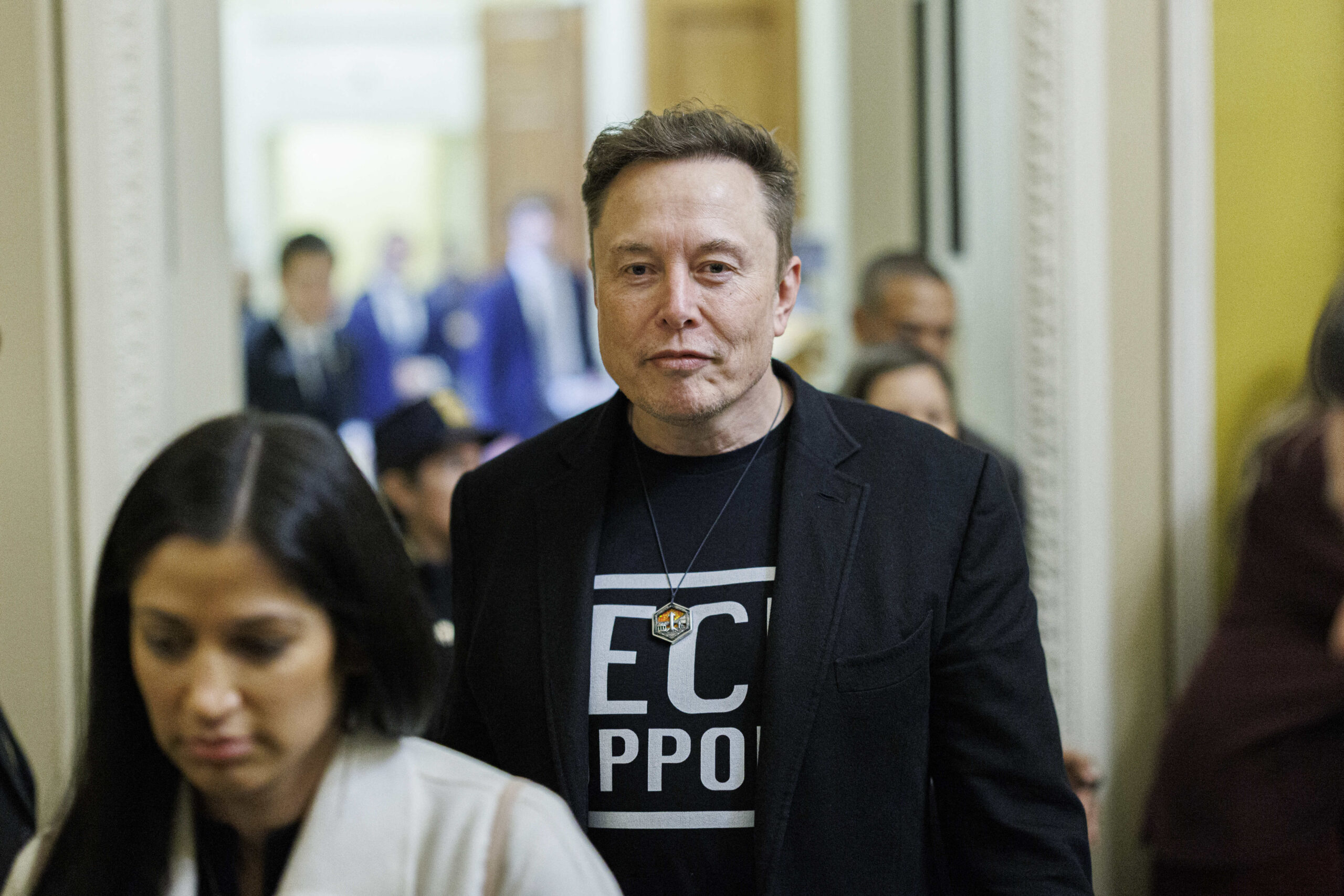 Elon Musk le spune celor 110.000 de protestatari ai lui Tommy Robinson să riposteze. „Violența vine la tine. Ripostezi sau mori”