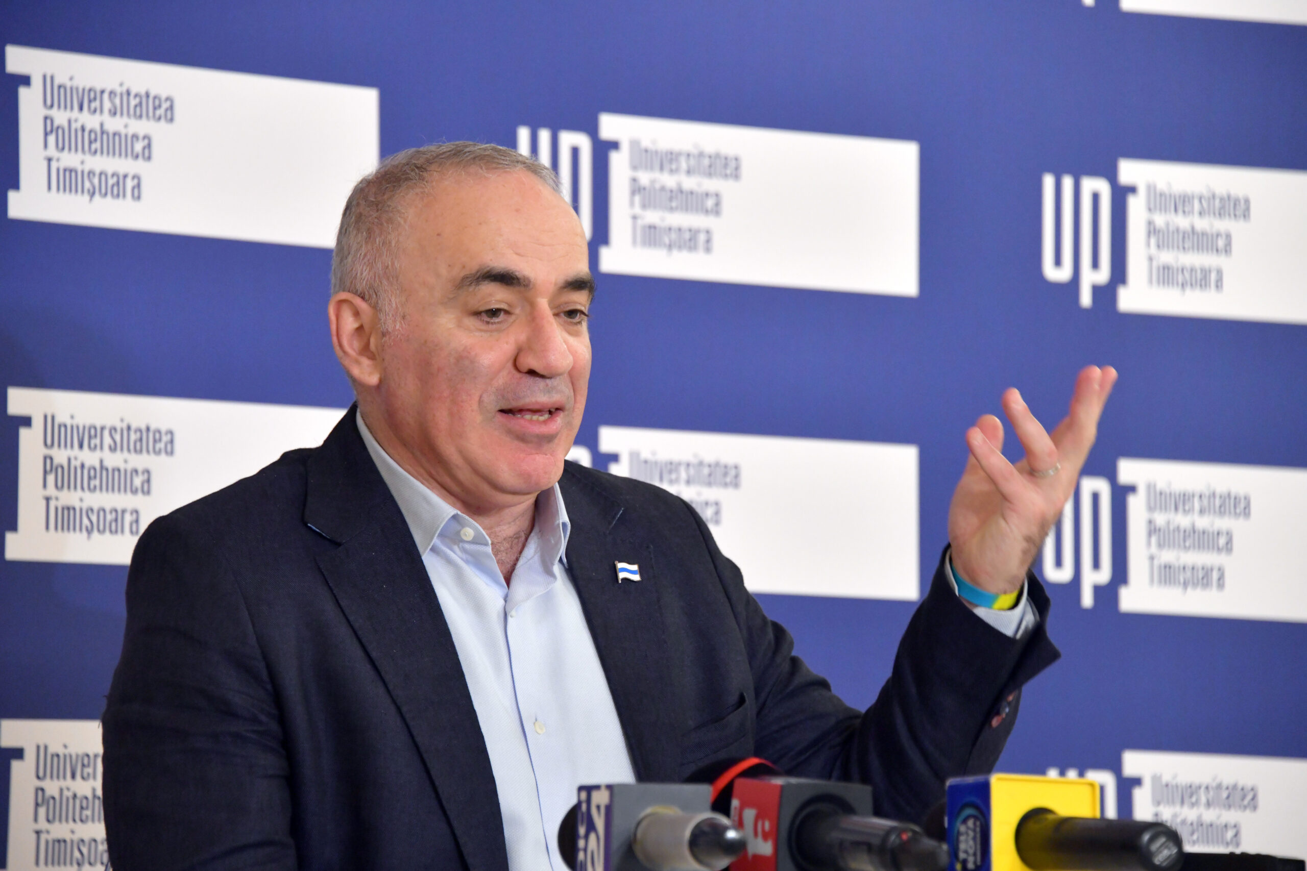 Garry Kasparov, critic la adresa României, una dintre țările care nu a fost de acord cu instituirea unei zone de interdicție aeriană asupra Ucrainei