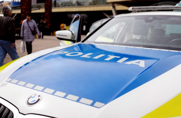 Mureș: Un tânăr s-a lovit cu ATV-ul de mașina de poliție care-l urmărea
