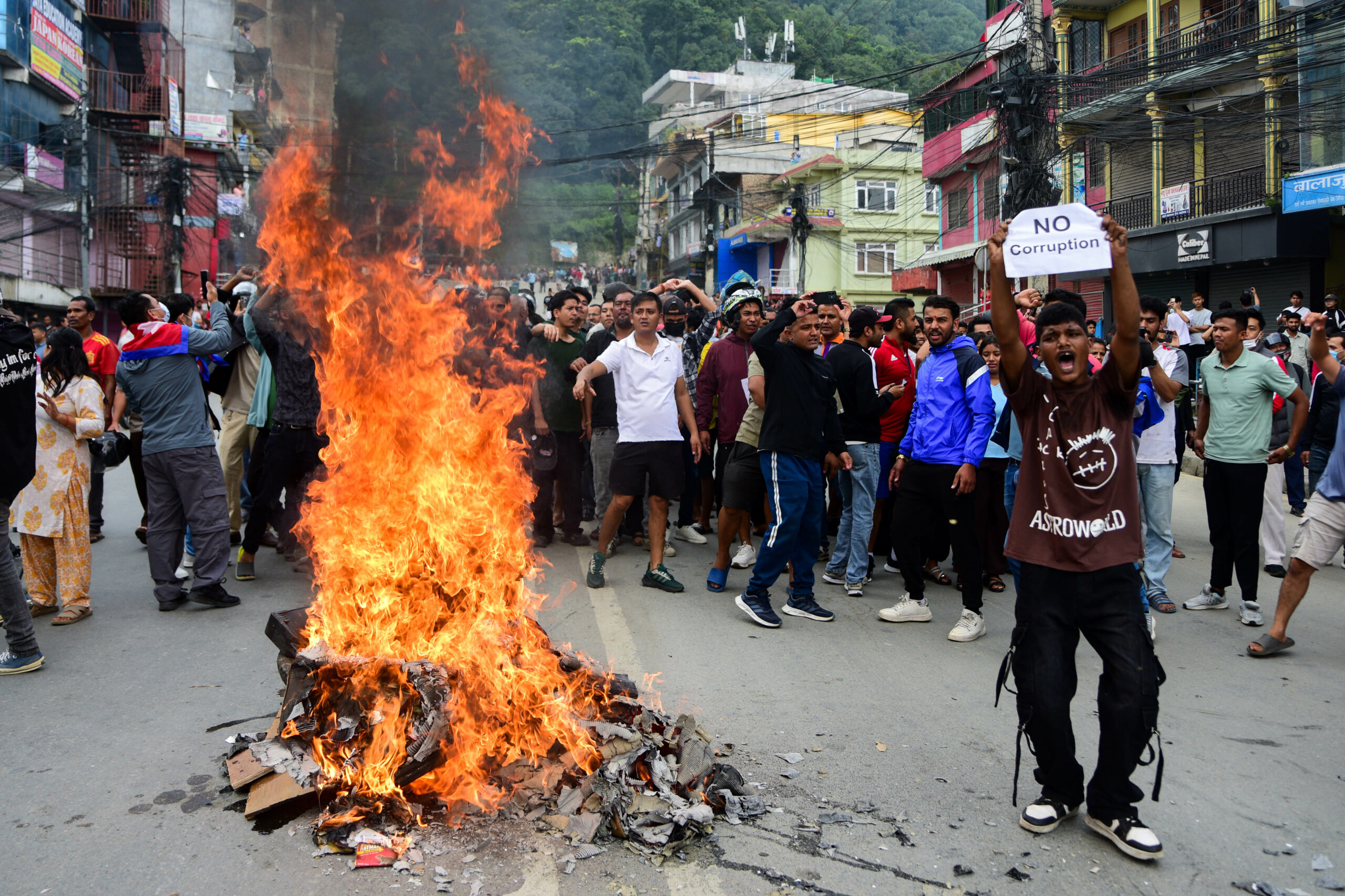 Nepal. Președintele dizolvă parlamentul și anunță alegeri parlamentare pentru 5 martie