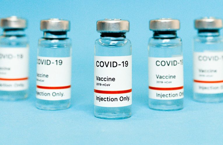New York sfidează restricțiile Trump la vaccinuri COVID