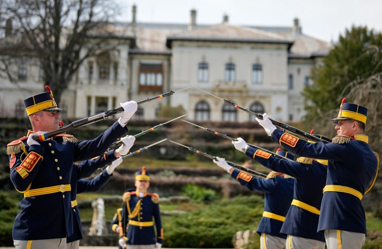 Palatul Cotroceni va fi iluminat în roșu duminică seară