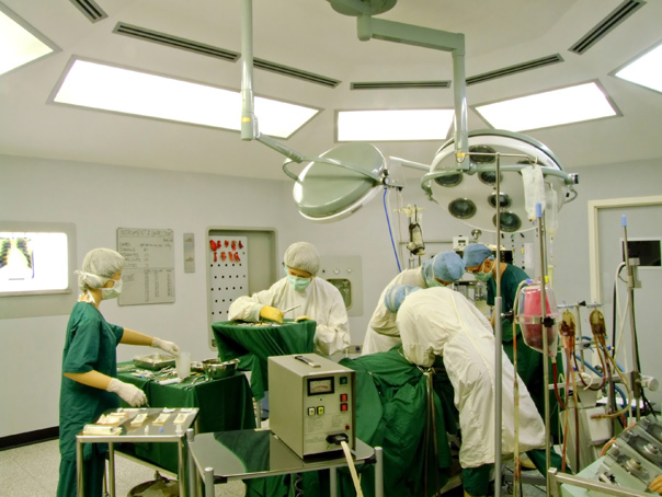 Pilotul avionului prăbușit la Iași, amputat la coapsă, pasagerul – internat la chirurgie