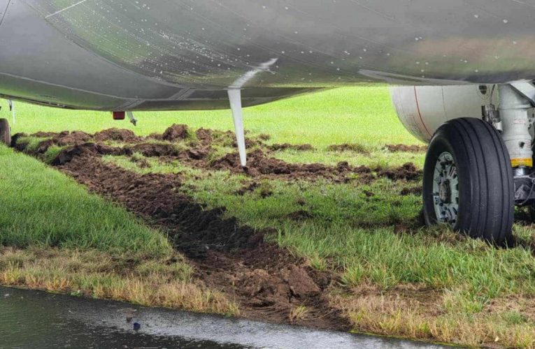 Polonia: Un avion a ratat aterizarea și a ieșit de pe pistă pe aeroportul din Cracovia