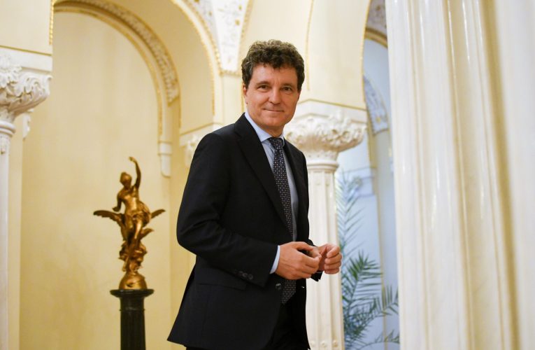 Primul interviu acordat de Nicușor Dan de la preluarea mandatului: Ce spune despre pensiile magistraților și despre vizita în SUA / Nicușor Dan: Guvernul va veni cu un pachet de reducere de 10%