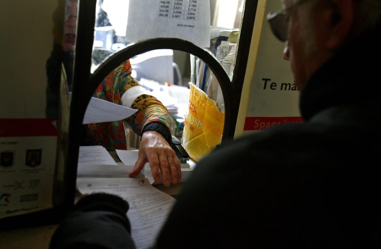 Proiect de lege depus la Senat. Amenzi de până la 20.000 de lei pentru comportamente „lipsite de respect” față de funcționarii publici