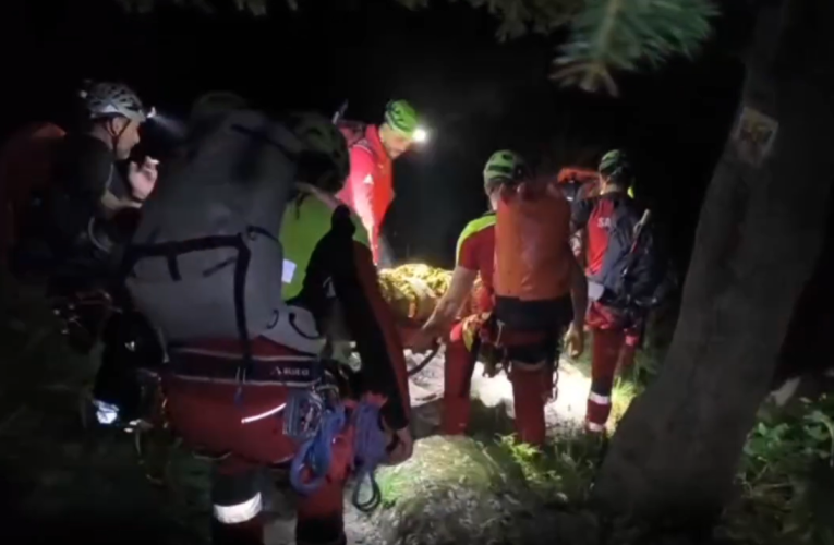 Salvamont Prahova: Un turist din Capitală a căzut mai bine de 30 metri pe Valea Cerbului