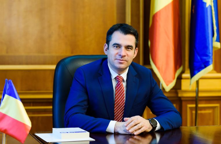 Senatorul USR, Ștefan Pălărie atacă AUR pe tema moțiunii împotriva ministrului David