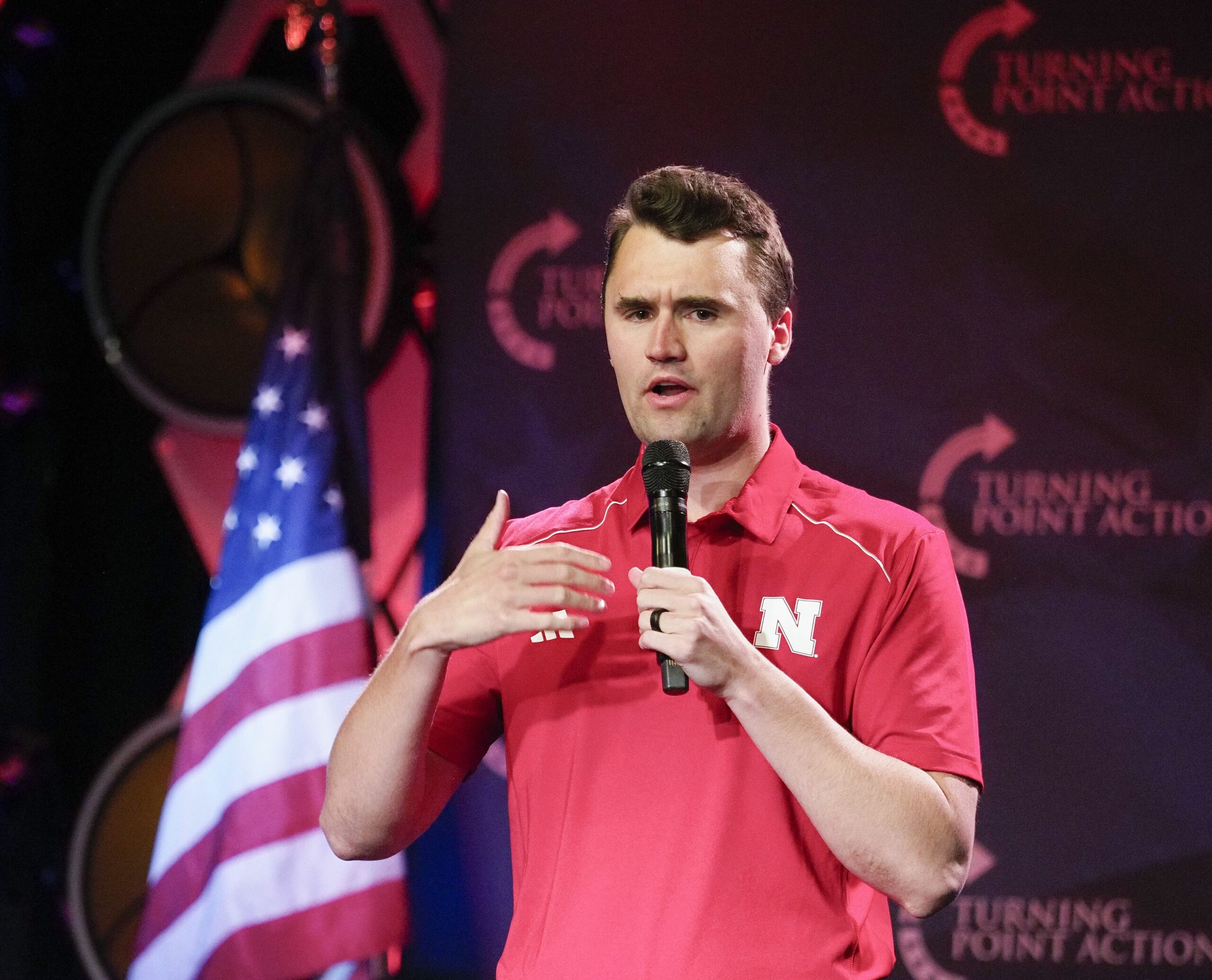 Surse: Gloanțele lunetistului care a tras în Charlie Kirk erau gravate cu „ideologie transgender și antifascistă”