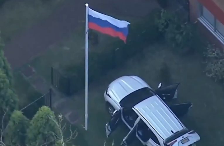 Sydney: Bărbat arestat după ce a spulberat poarta consulatului rus