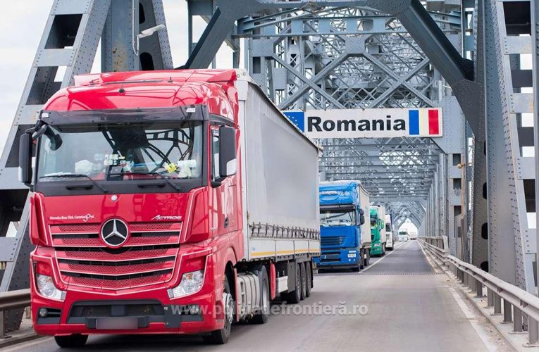 Traficul va fi întrerupt duminică pe Podul Prieteniei pentru un concurs de alergare