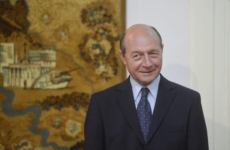 Traian Băsescu despre alegerile din Moldova: „Vă aduc aminte că Dodon dormea în anticamera biroului lui Putin ca să aibă ocazia să-i zâmbească slugarnic lui Putin”