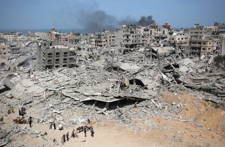 Un atac israelian a distrus o clădire cu 15 etaje în orașul Gaza