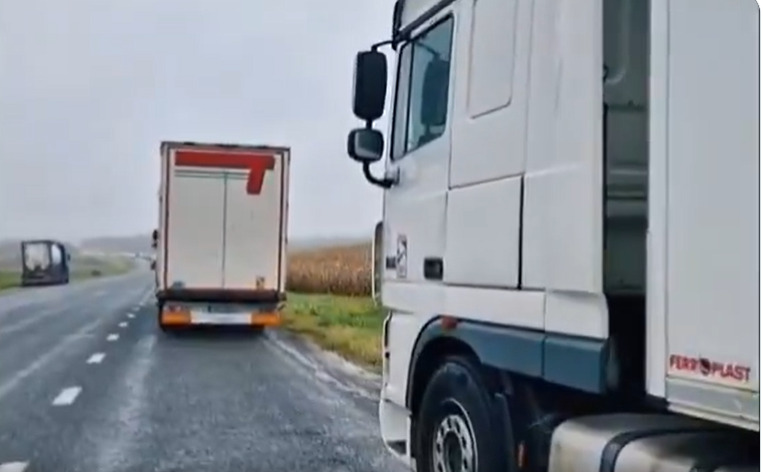 2.000 de camioane blocate în Belarus după închiderea graniței de către Lituania