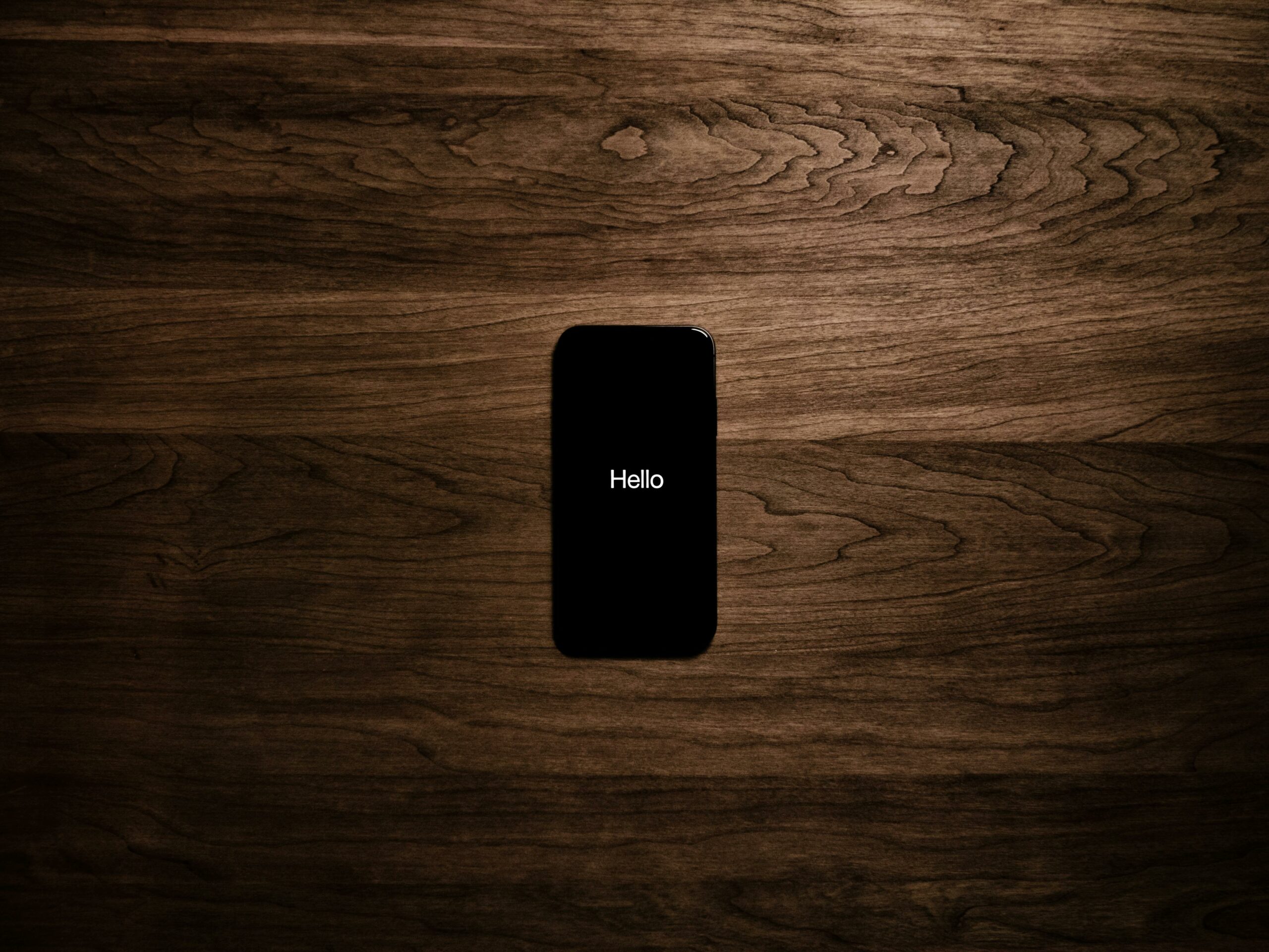 29 de milioane de utilizatori de telefoane Apple și Samsung ar putea primi despăgubiri de 500 de milioane de euro