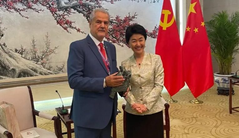 Adrian Năstase, despre vizita în China: Mi-ar fi plăcut să stau în fața lui Putin sau a lui Kim