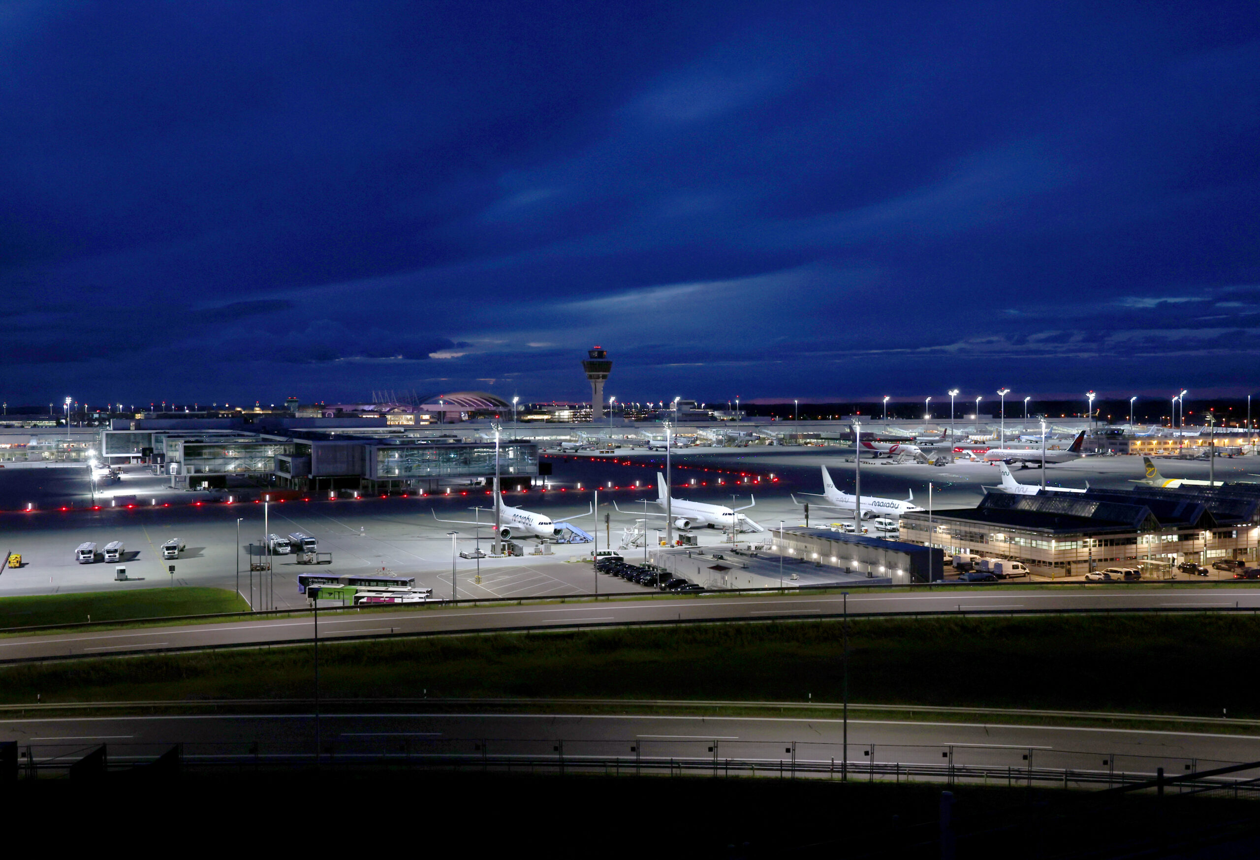 Aeroportul din München a fost închis temporar după ce au fost observate mai multe drone