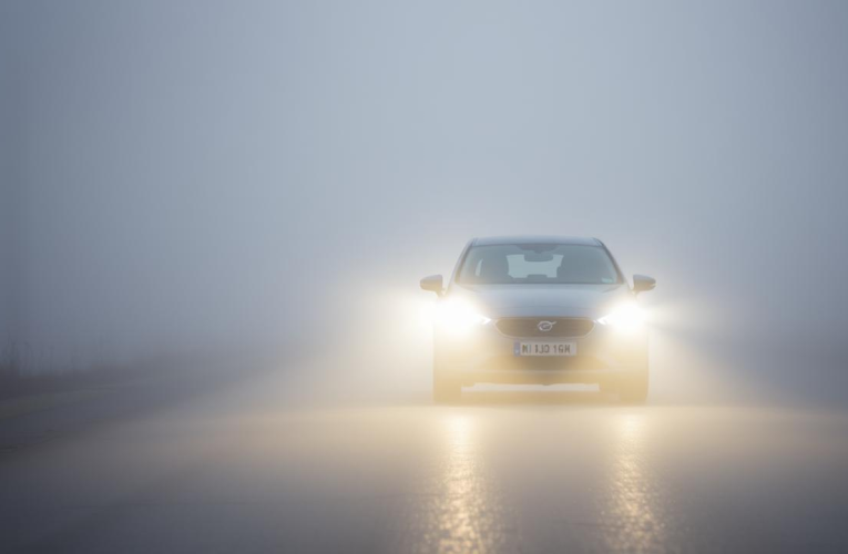 Circulație în condiții de ceață, miercuri dimineața, pe mai multe drumuri din țară