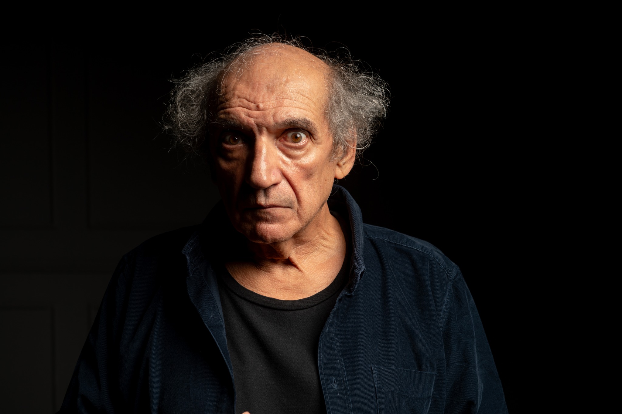 Cum să scăpăm de obsesii? Dramaturgul Mihai Gruia Sandu explică fenomenul plăcerilor excesive