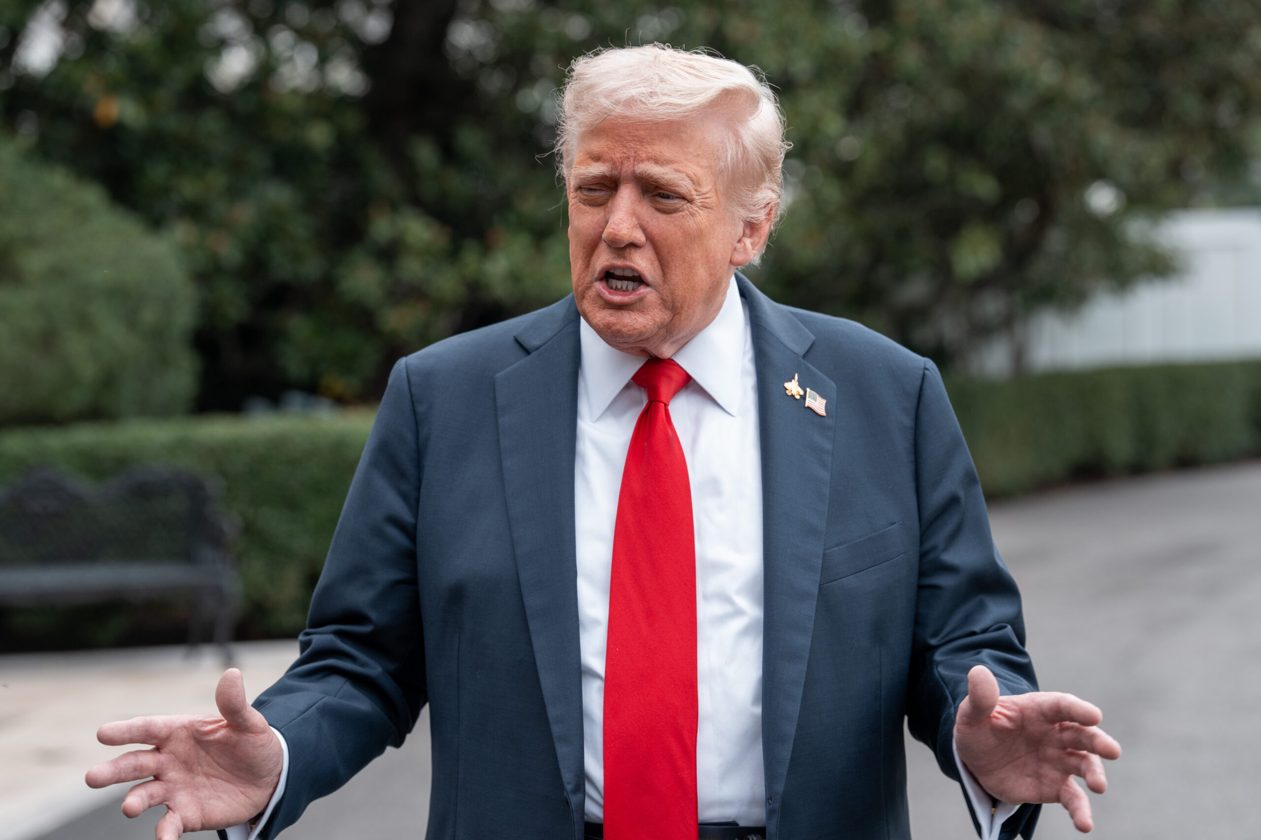 Donald Trump merge în Egipt pentru a prezida summitul privind Gaza