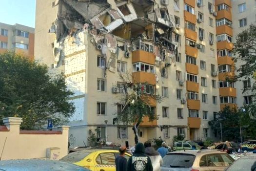 Explozie devastatoare într-un bloc din Sectorul 5 al Capitalei! Trei morți și 13 răniți | Blocul în care a avut loc explozia este în risc de colaps | GALERIE FOTO-VIDEO