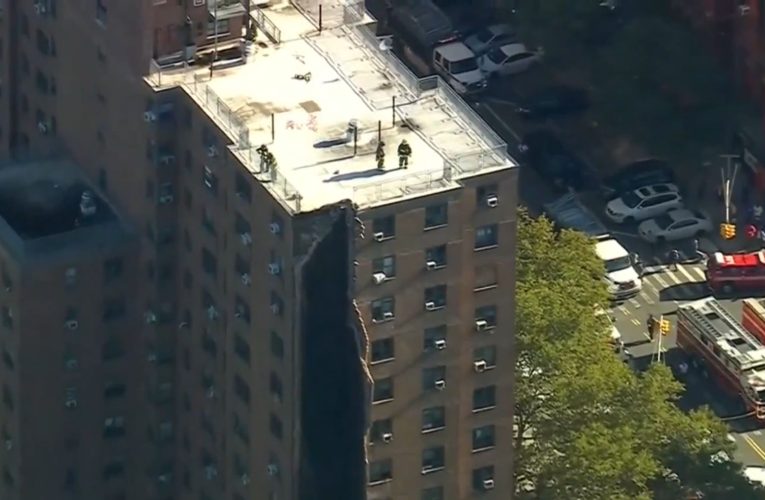Explozie și prăbușire parțială la un bloc de 20 de etaje din New York