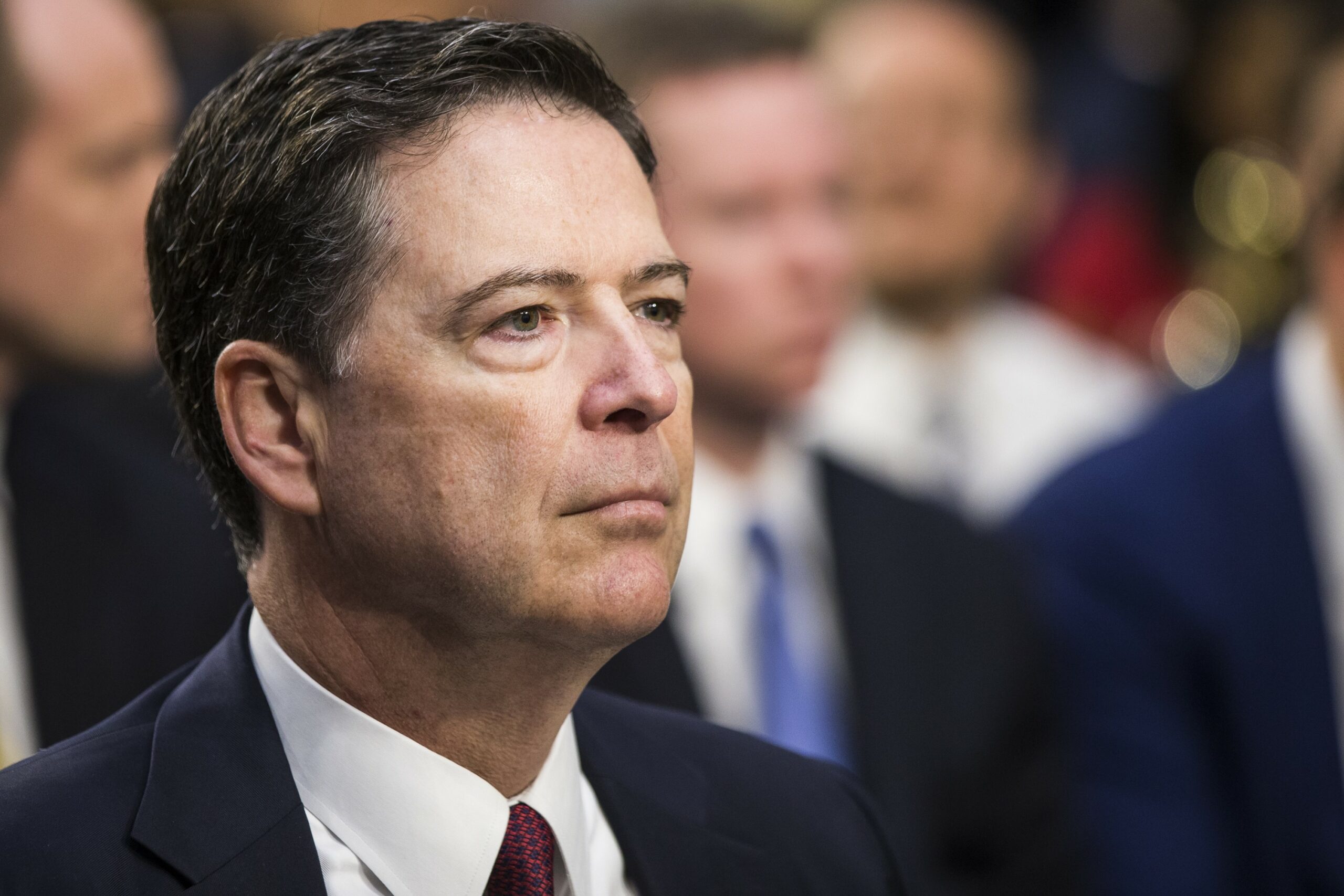 Fostul director FBI solicită respingerea acuzațiilor de fals în declarații