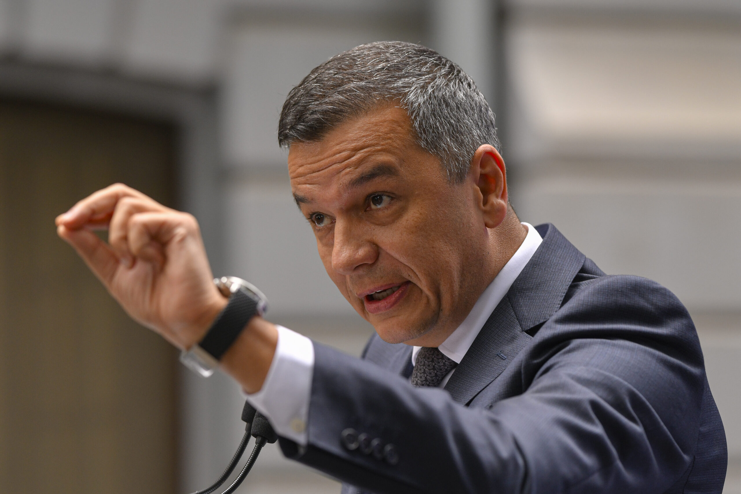 Grindeanu, despre legea serviciului militar voluntar: E dorința unora de a se afirma