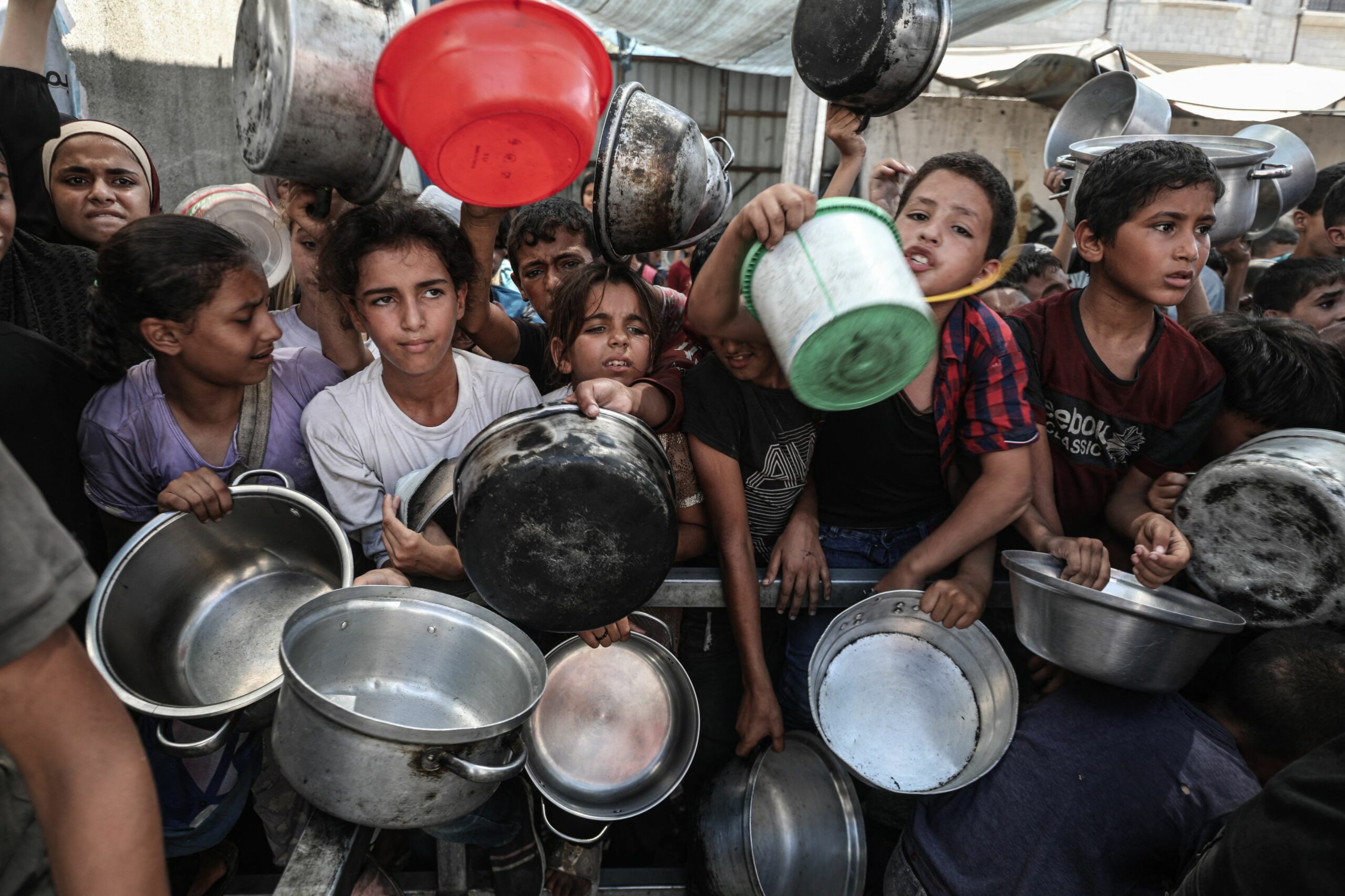 Grupurile umanitare profită de armistițiu pentru a combate foametea din Gaza