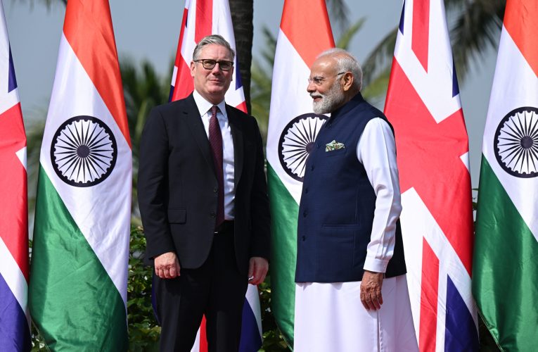 Keir Starmer s-a întâlnit cu Narendra Modi la Mumbai. Despre ce au discutat