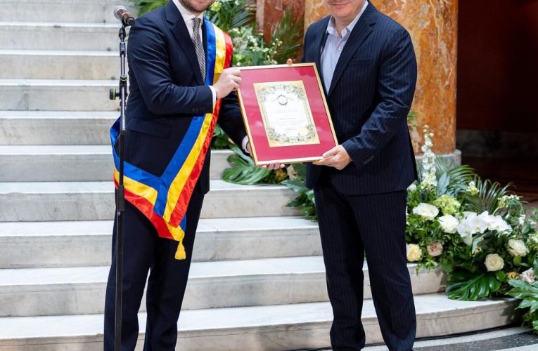 Maestrul Cristian Măcelaru a primit titlul de Cetățean de Onoare al Municipiului București