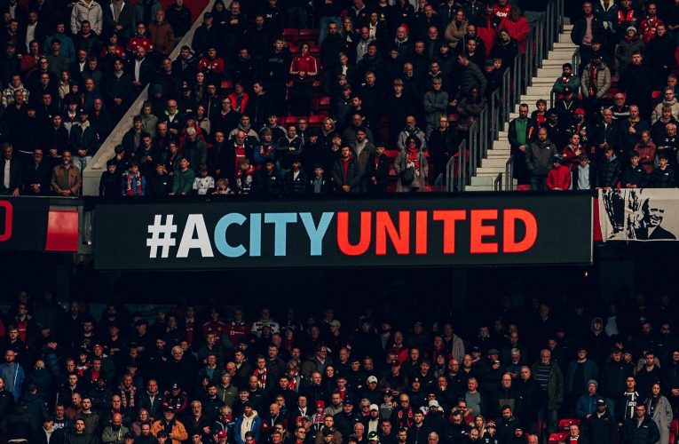 Manchester United a ținut un moment de reculegere pentru victimele atacului de la sinagoga din Manchester