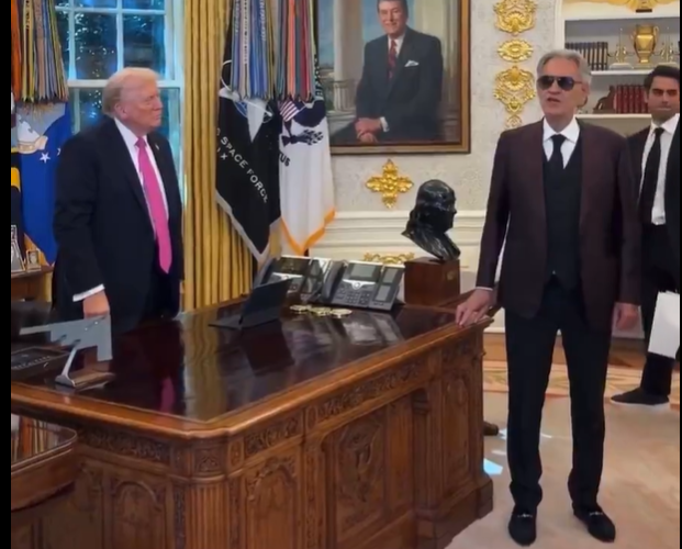 Moment muzical în Biroul Oval. Muzica lui Andrea Bocelli a răsunat la Casa Albă